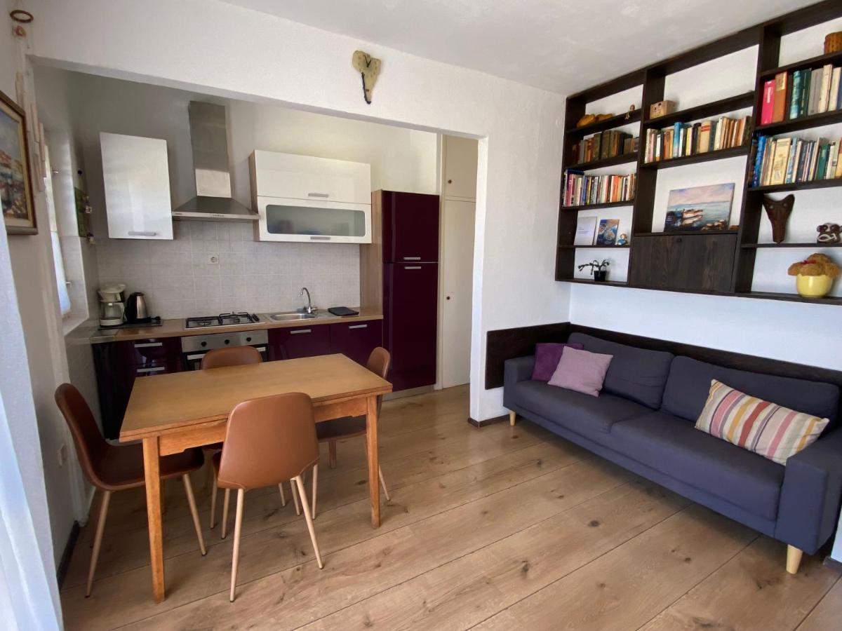 Rebeka'S Apartment Primosten Exterior photo