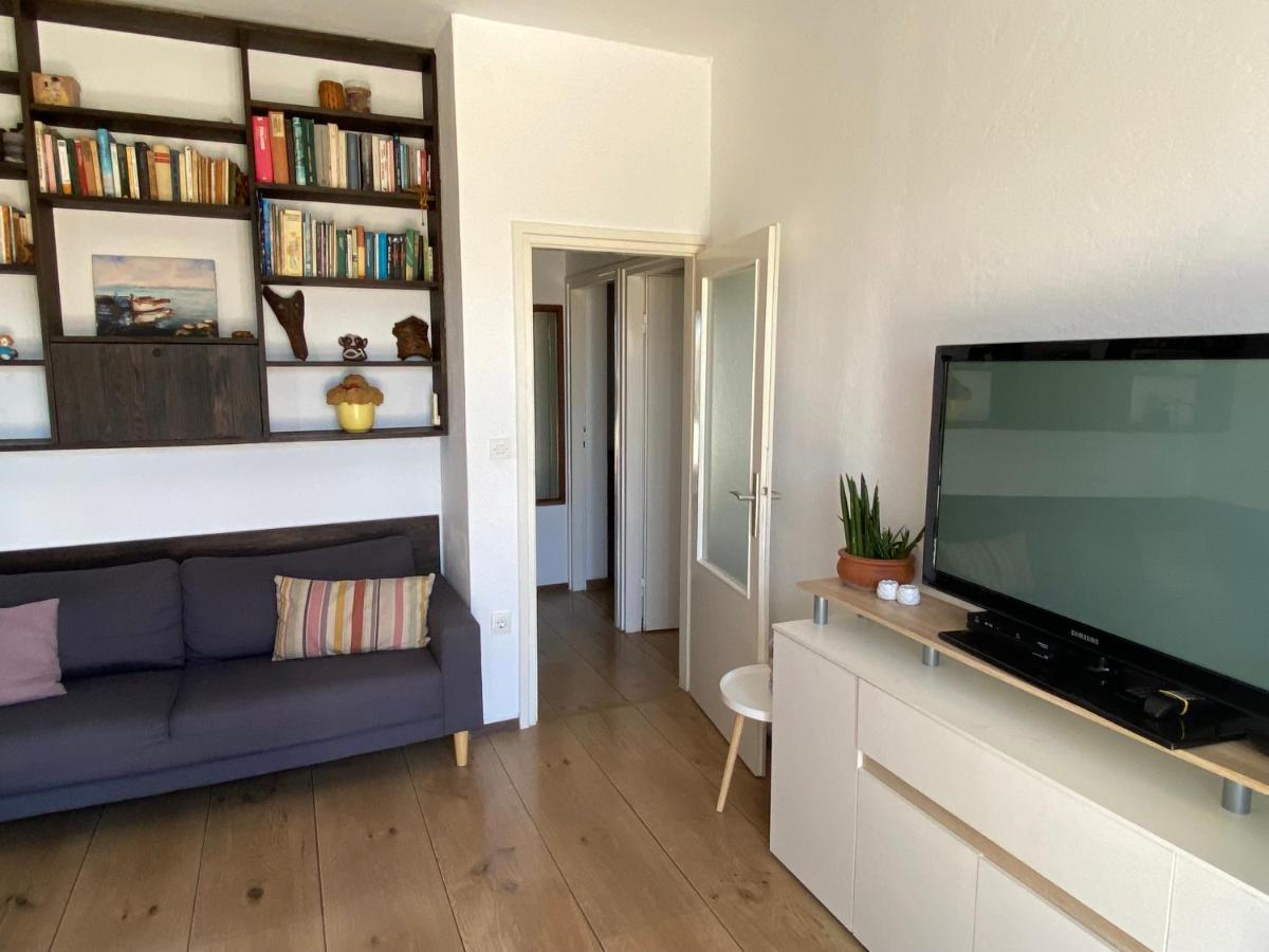 Rebeka'S Apartment Primosten Exterior photo